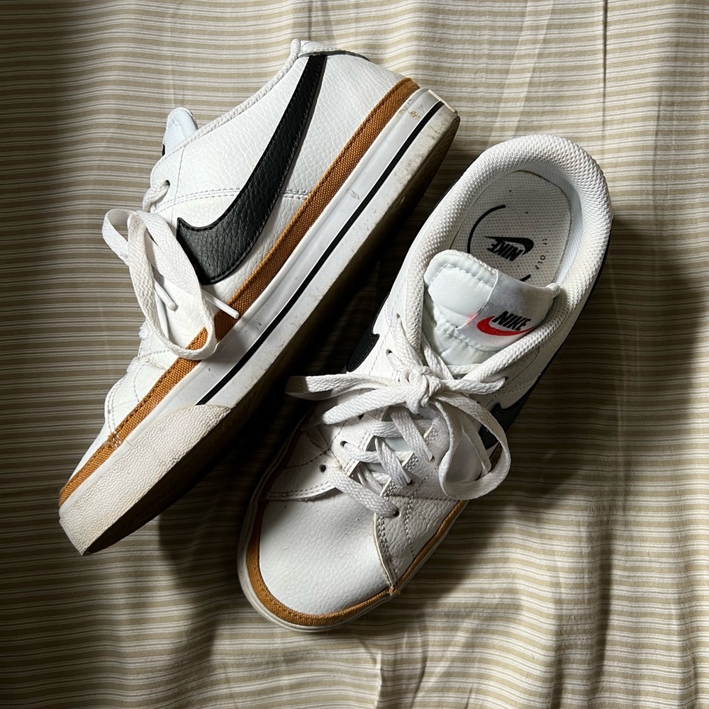 Nike court legacy